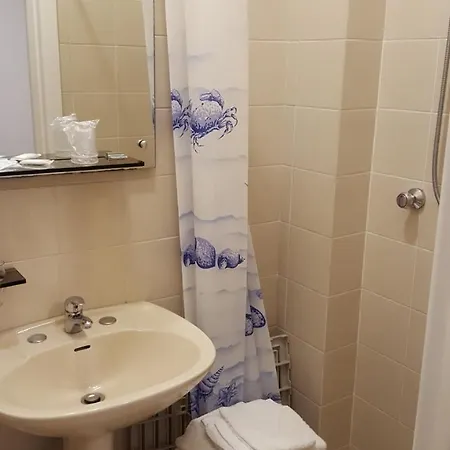 Bellaria מלון 2*